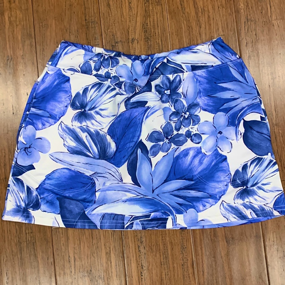 Hawaiian print blue polyester skort